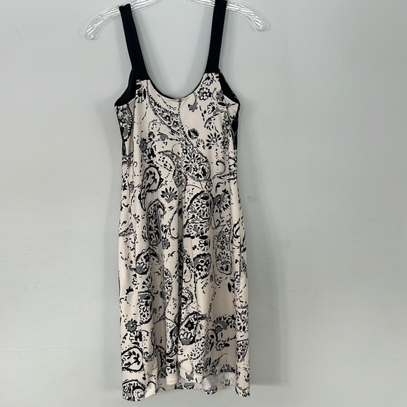 The North Face Cadence Dress - Picture 6 of 10